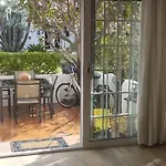 Spacious House In With Shared Pool Feriehus
