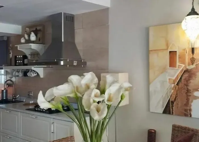 Spacious House In With Shared Pool Дом отдыха *