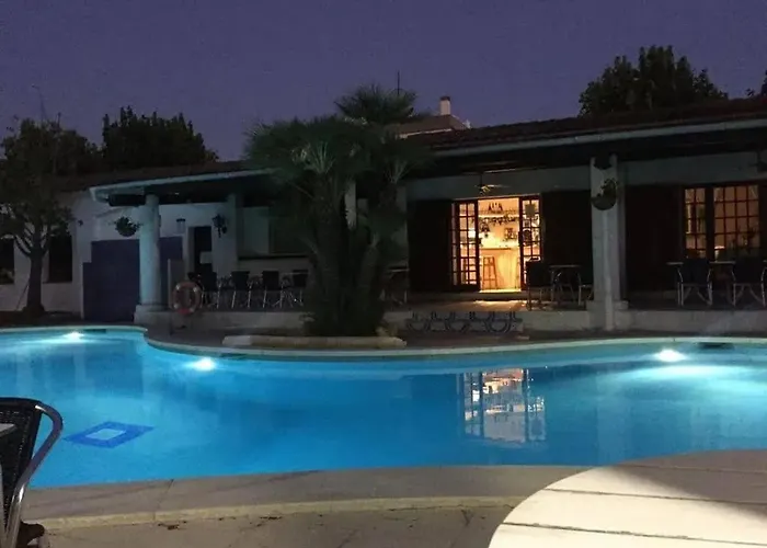 Spacious House In With Shared Pool Tatil Evi Calafell